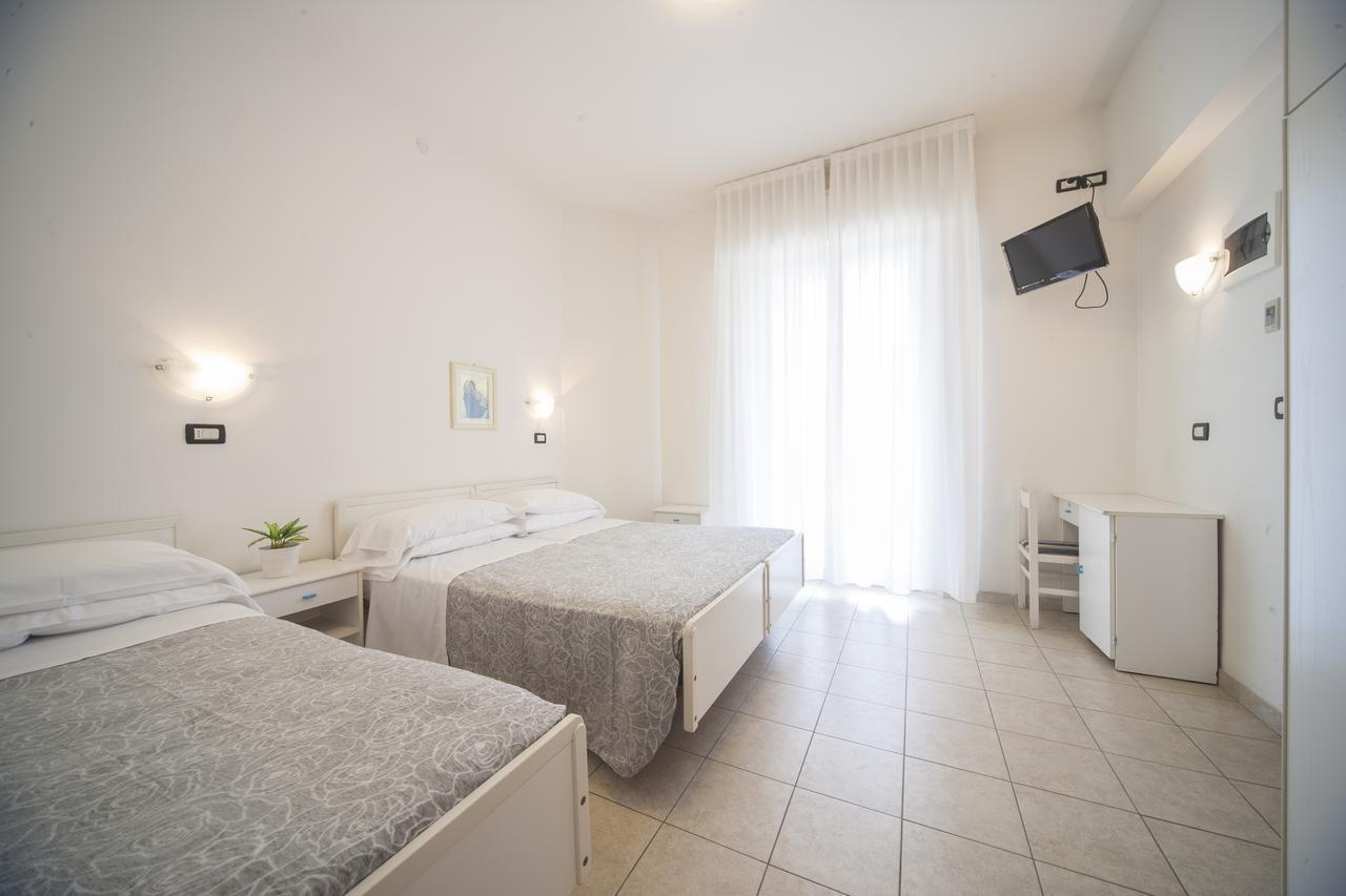 Hotel Aquila Azzurra Rimini Buitenkant foto