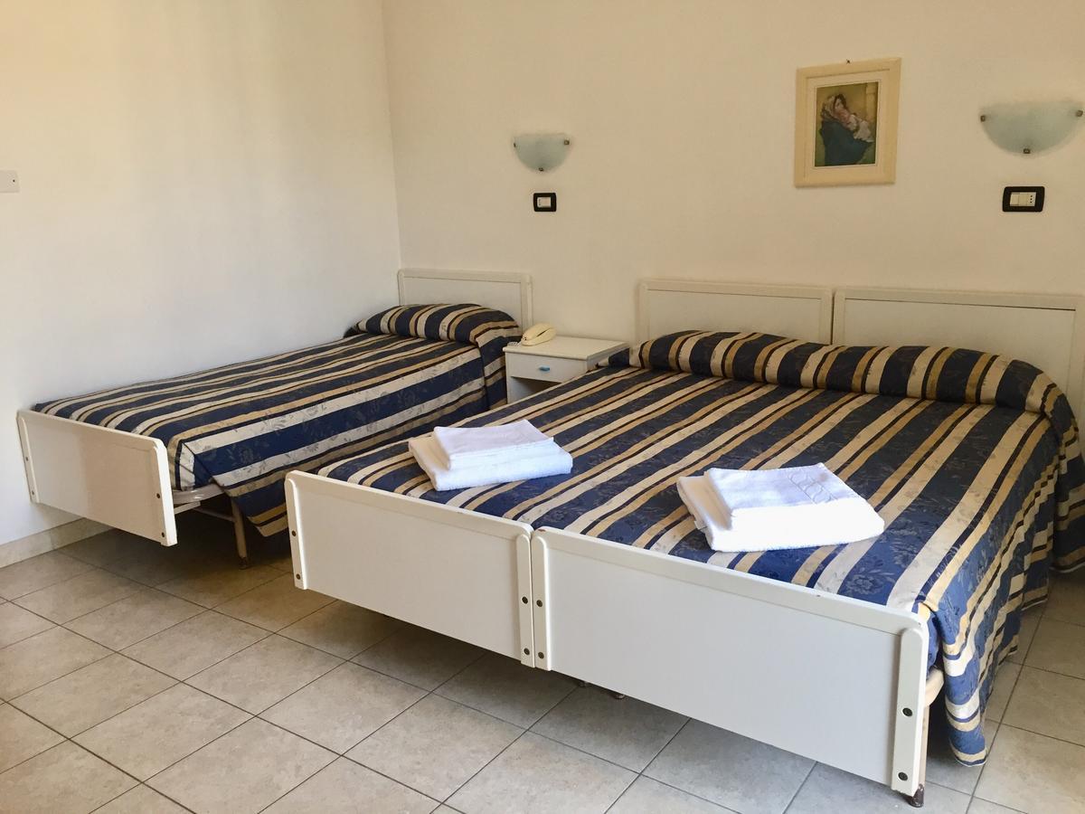 Hotel Aquila Azzurra Rimini Buitenkant foto