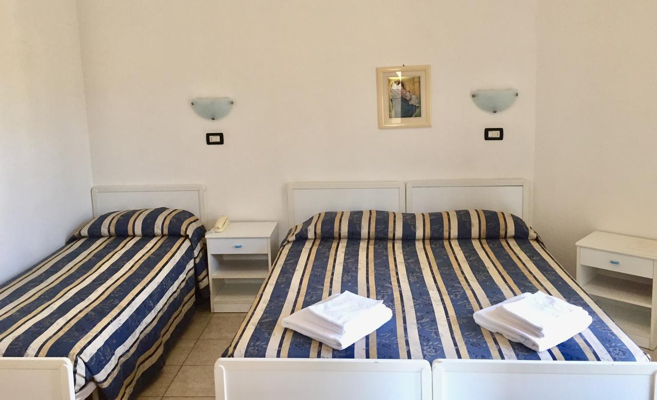 Hotel Aquila Azzurra Rimini Buitenkant foto