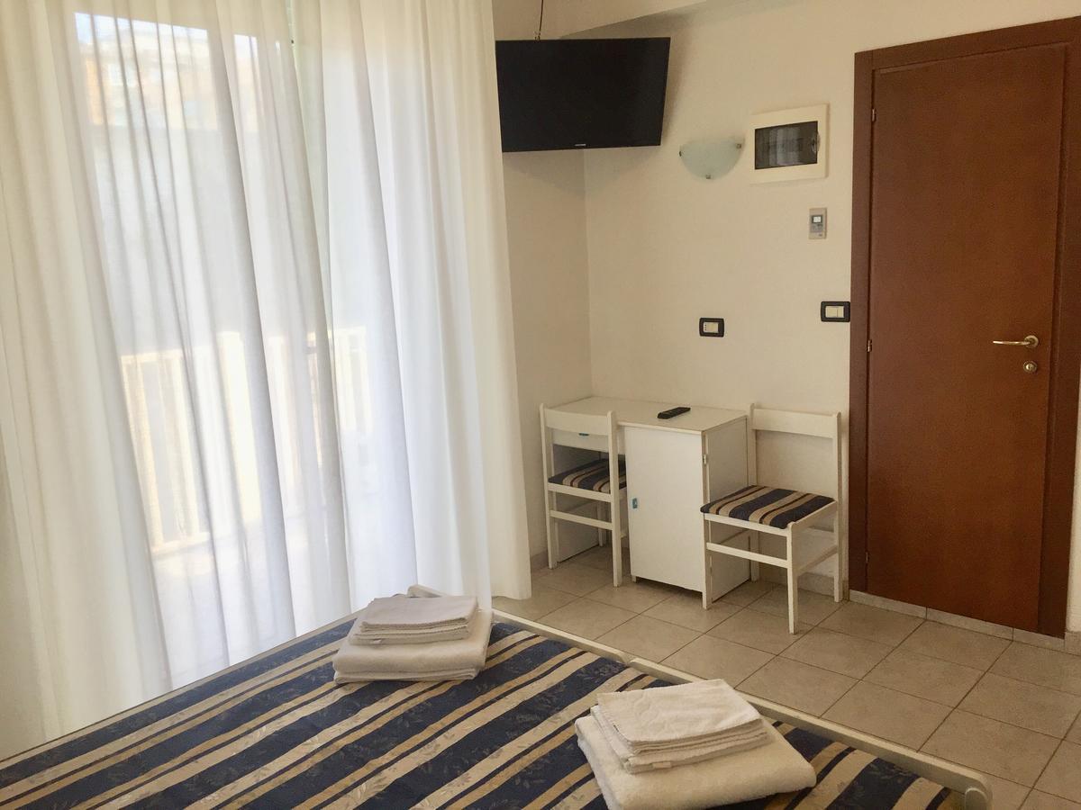 Hotel Aquila Azzurra Rimini Buitenkant foto